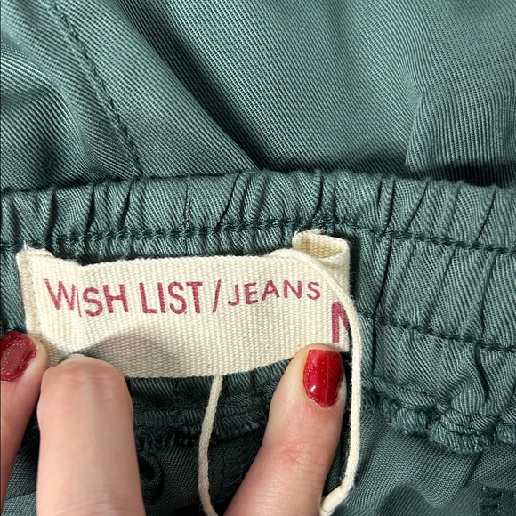 NWT Wish List Women's Olive Shorts (M) | Drawstring Waist & Pockets - Picture 2 of 3